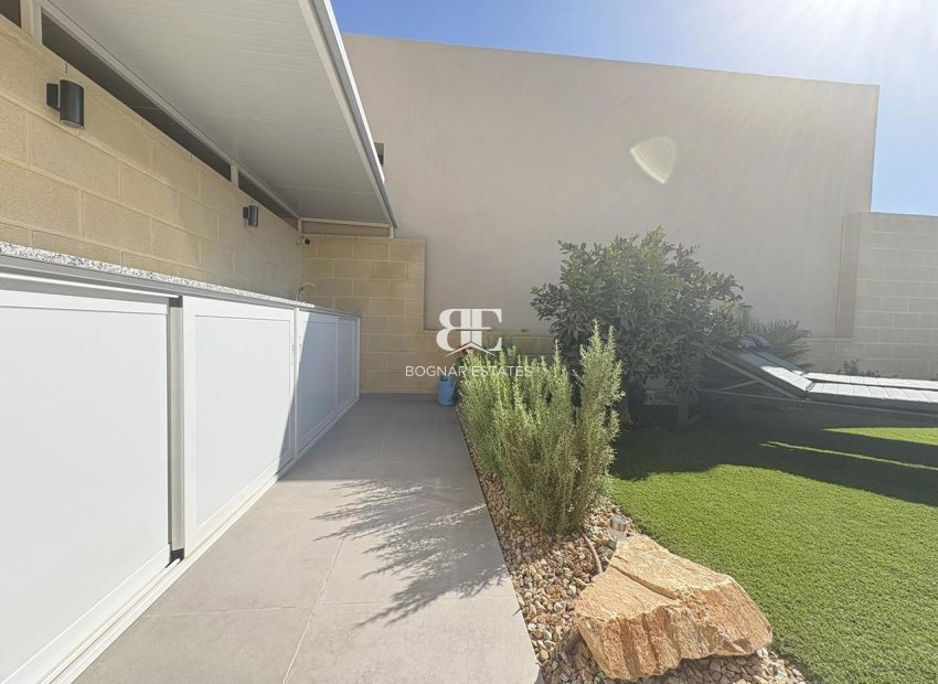 Resale - Villa -
Altaona Golf and Country Village - Altaona Golf - Country Village