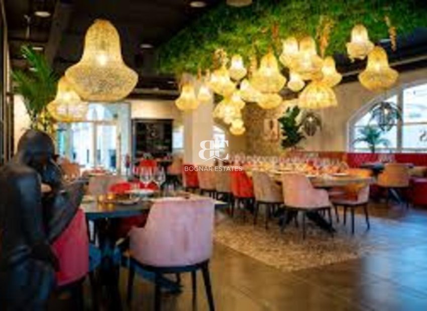 Resale - Villa -
Altaona Golf and Country Village - Altaona Golf - Country Village