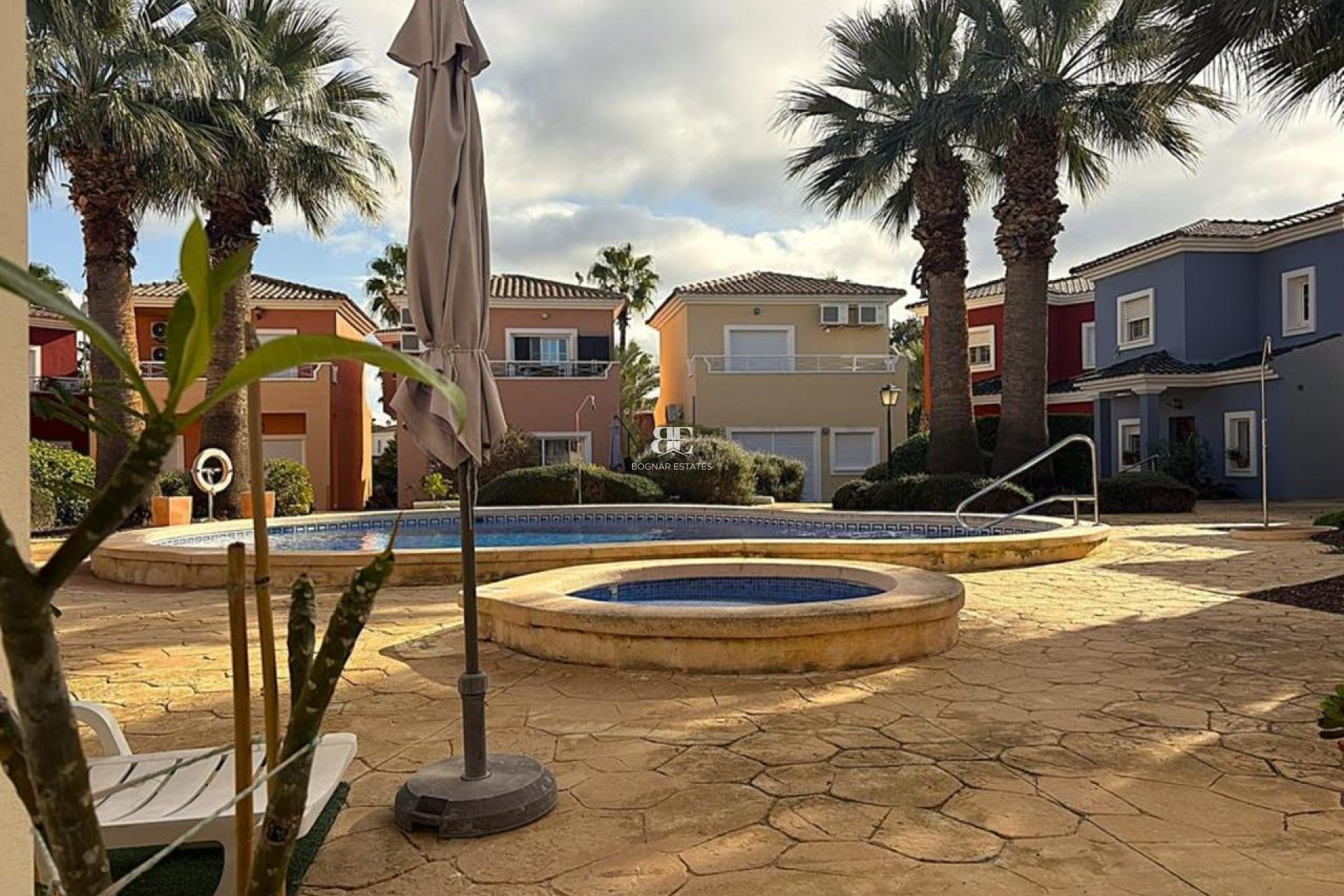 Resale - Villa -
Altaona Golf and Country Village - Altaona Golf - Country Village