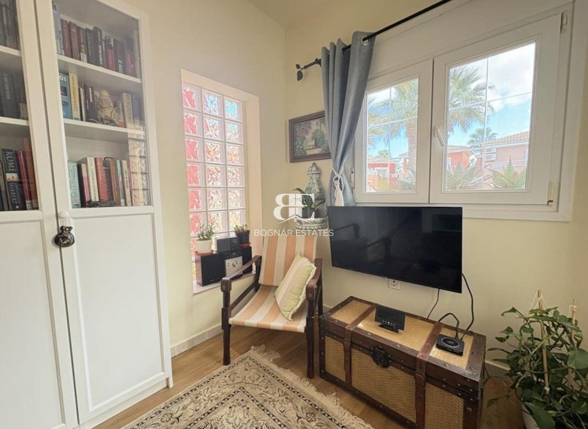 Resale - Villa -
Altaona Golf and Country Village - Altaona Golf - Country Village