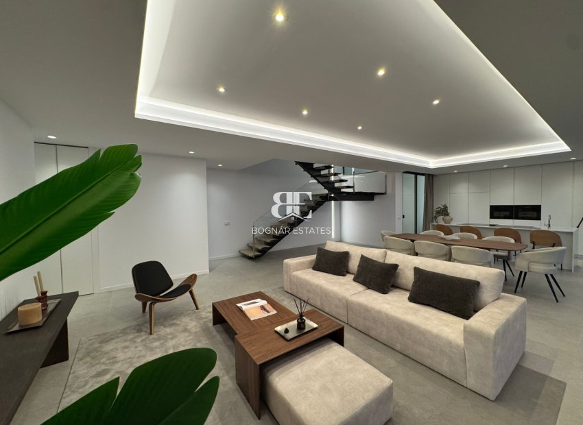 Resale - Villa -
Altea