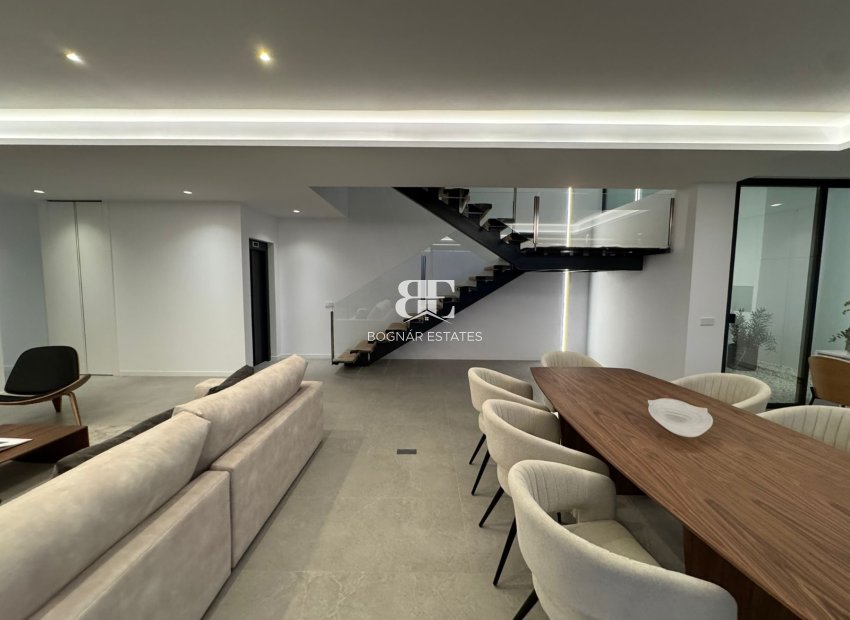 Resale - Villa -
Altea