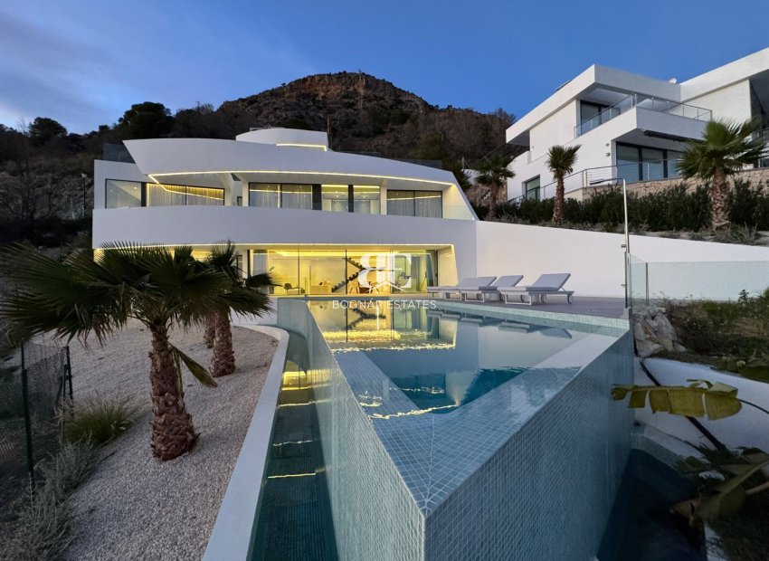 Resale - Villa -
Altea