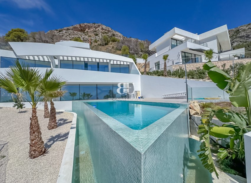 Resale - Villa -
Altea