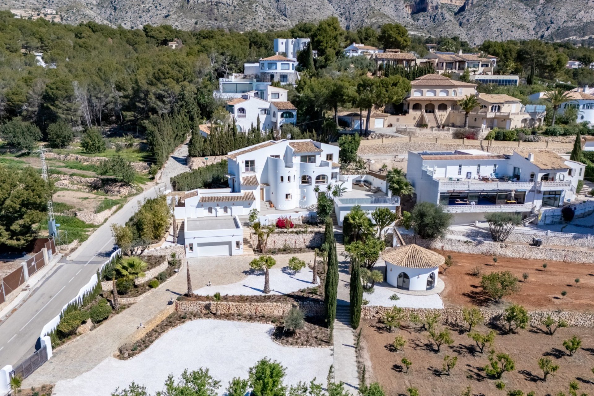 Resale - Villa -
Altea