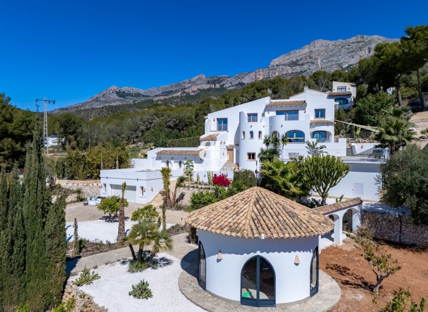 Resale - Villa -
Altea