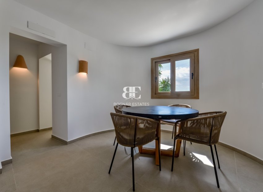 Resale - Villa -
Altea