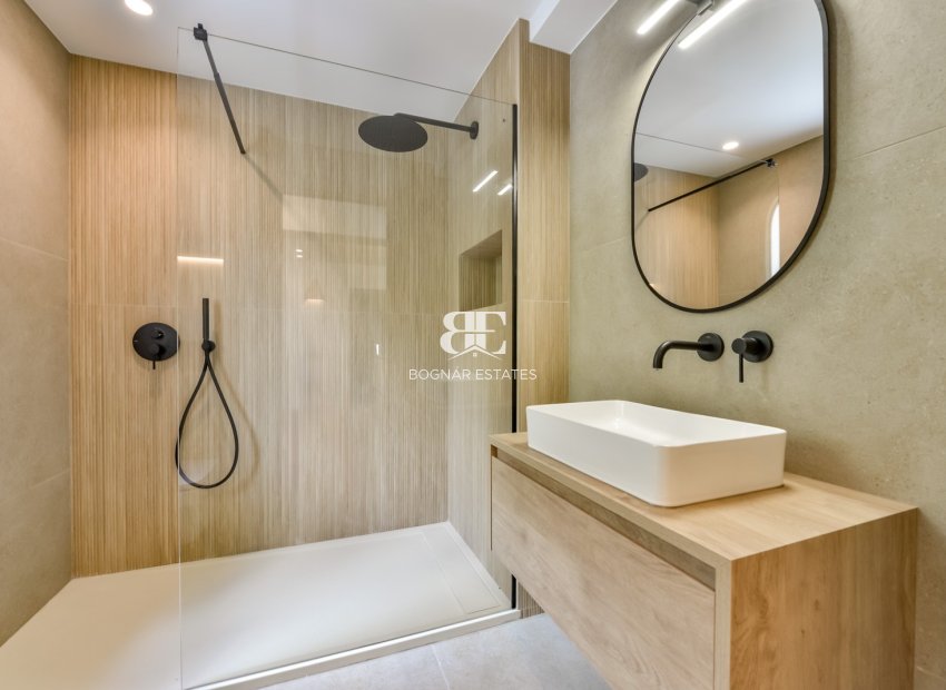Resale - Villa -
Altea