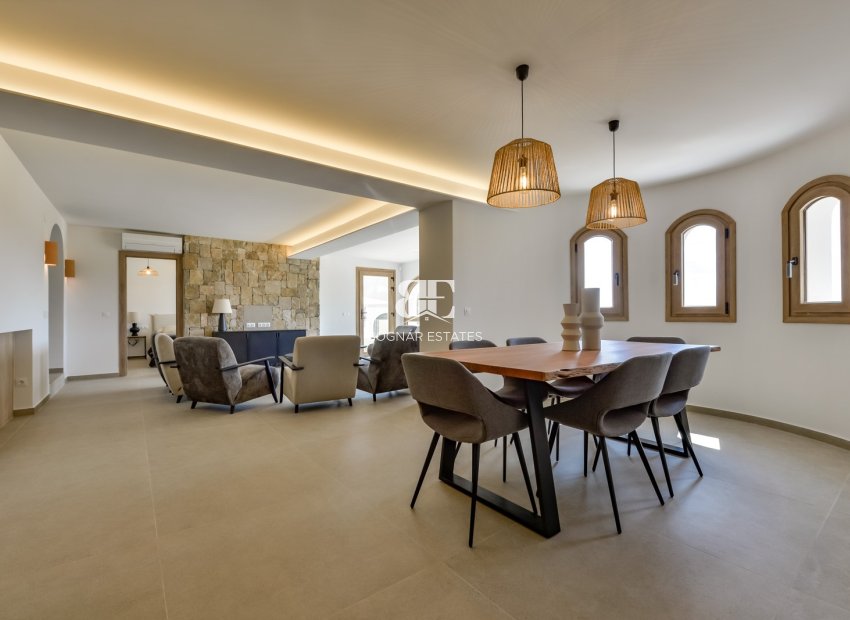 Resale - Villa -
Altea