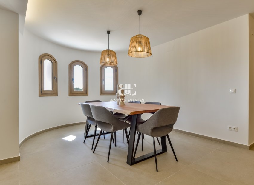 Resale - Villa -
Altea