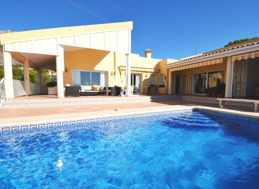 Resale - Villa -
Altea