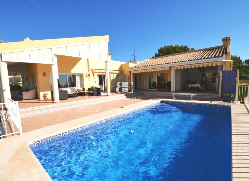 Resale - Villa -
Altea