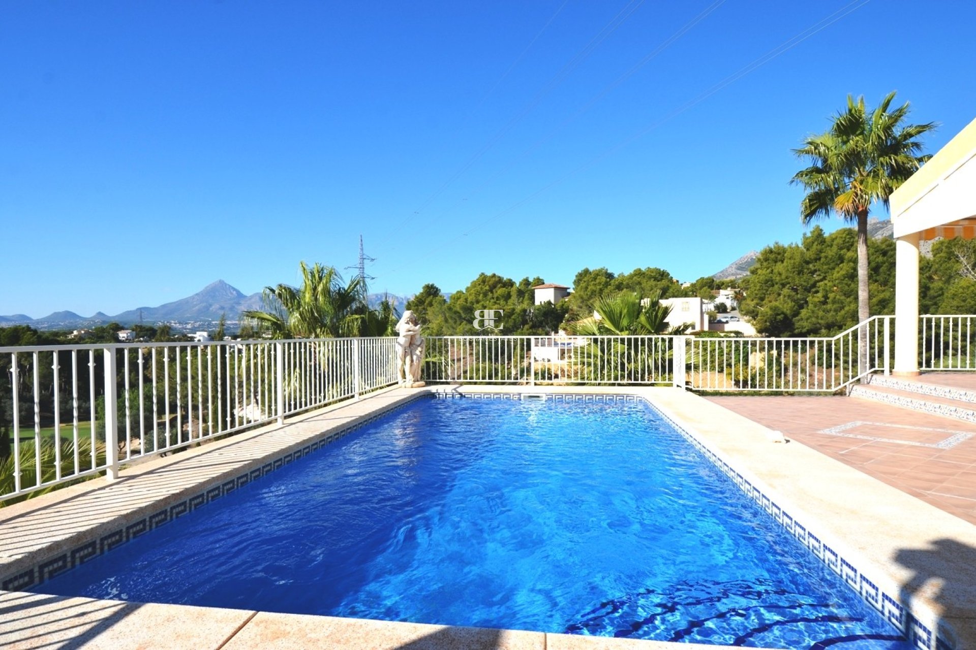 Resale - Villa -
Altea