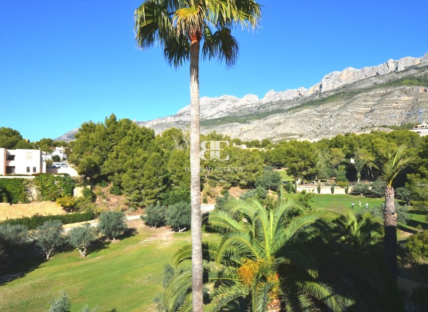 Resale - Villa -
Altea