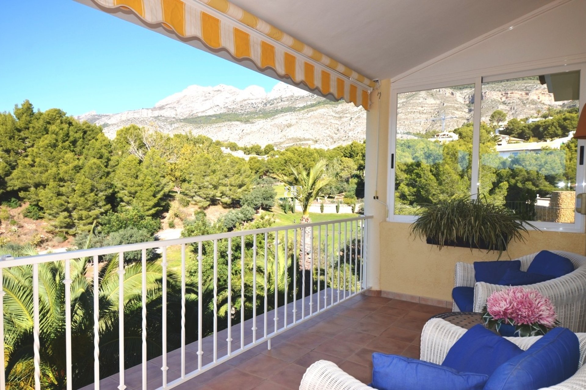 Resale - Villa -
Altea
