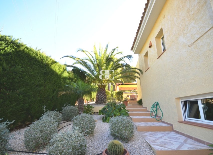 Resale - Villa -
Altea