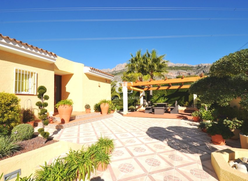 Resale - Villa -
Altea
