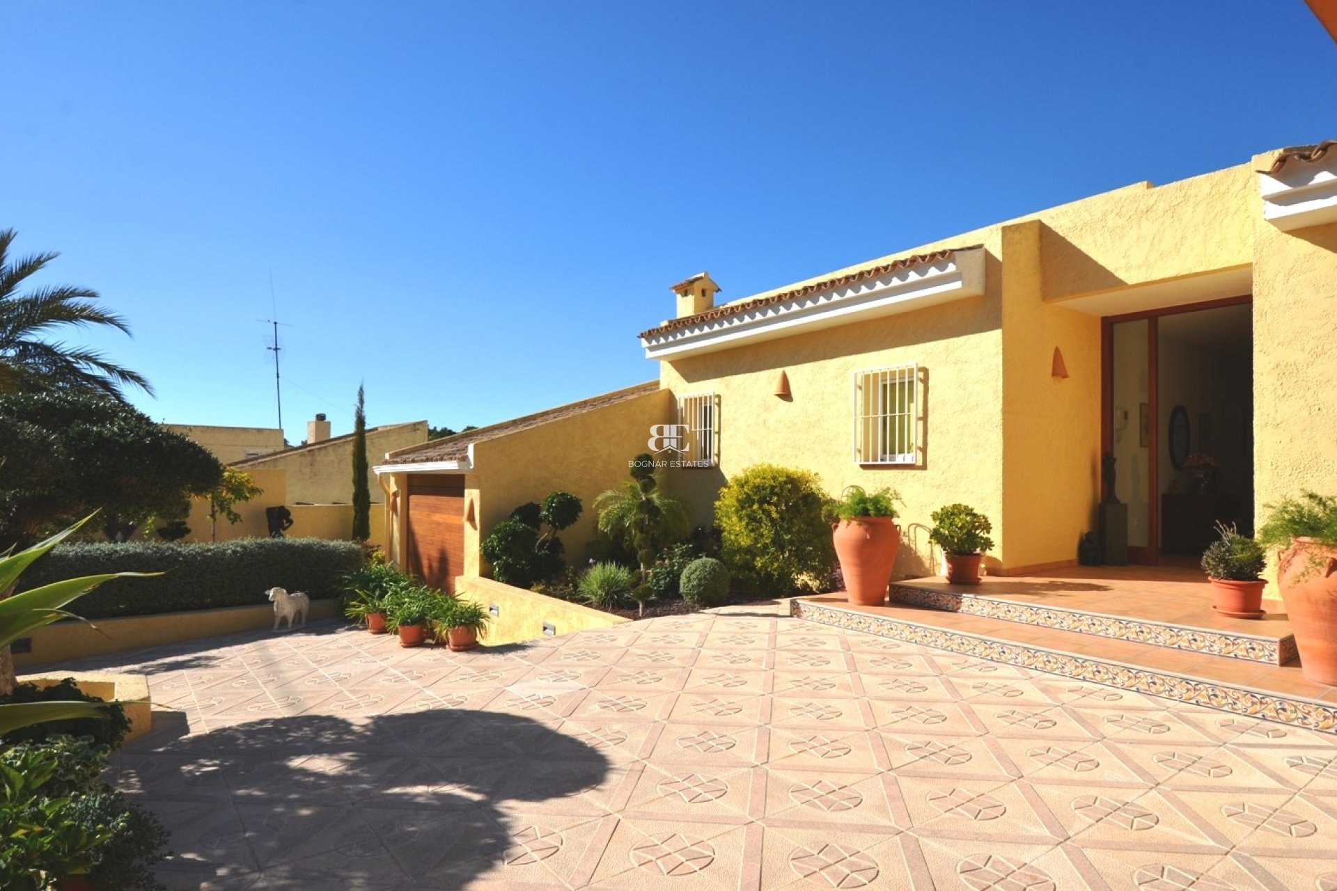 Resale - Villa -
Altea