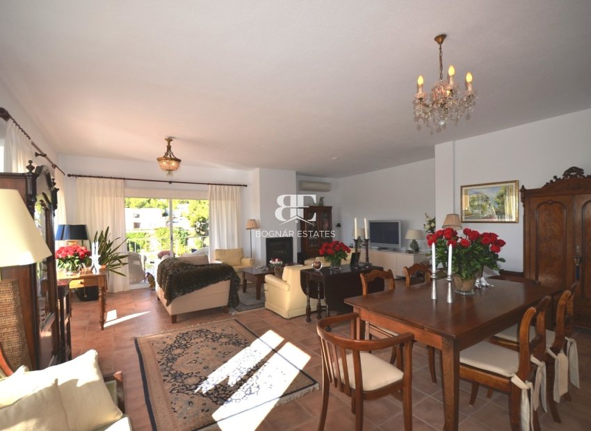 Resale - Villa -
Altea