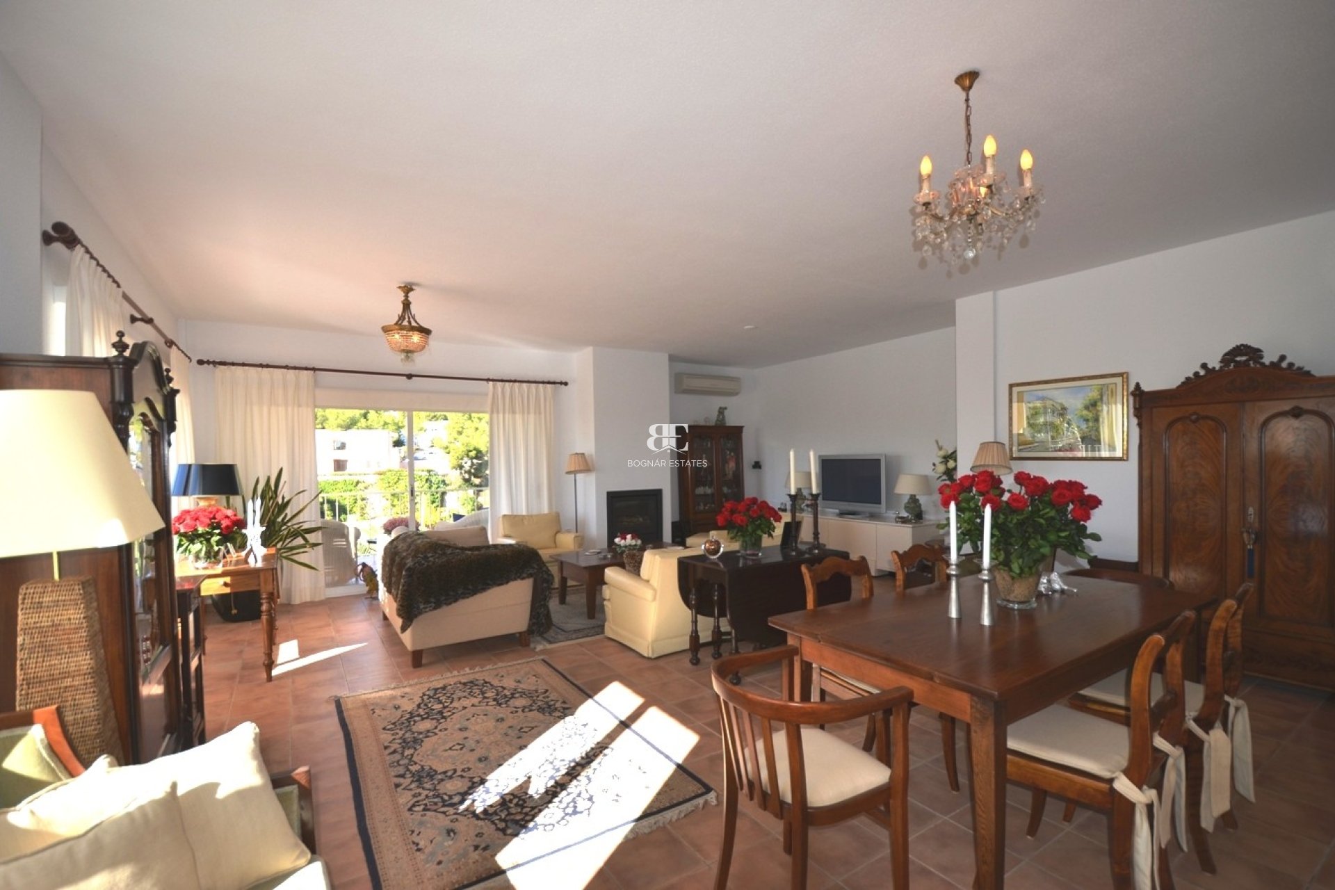 Resale - Villa -
Altea