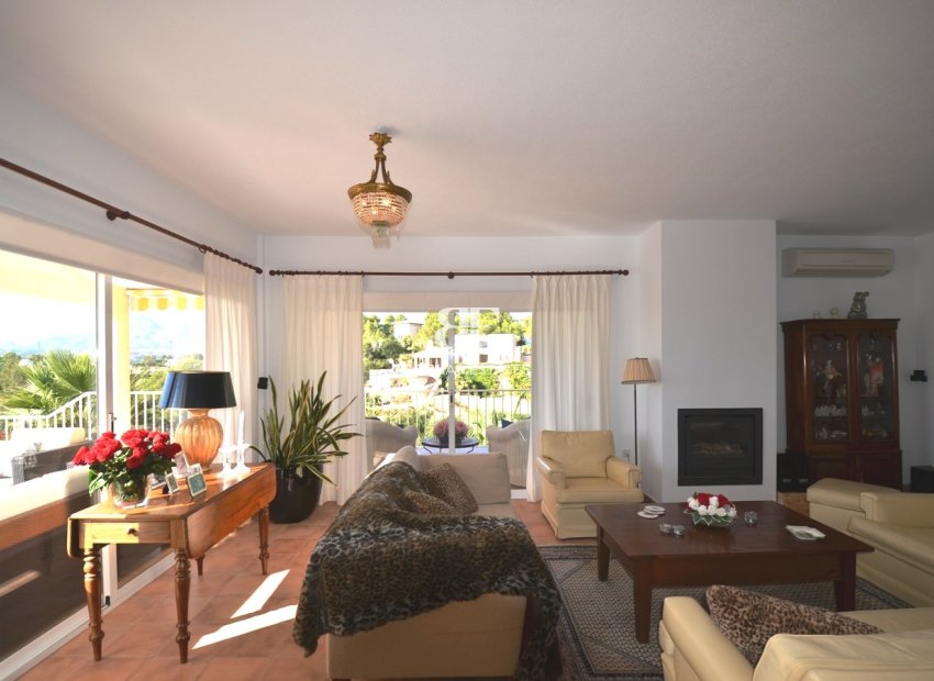 Resale - Villa -
Altea