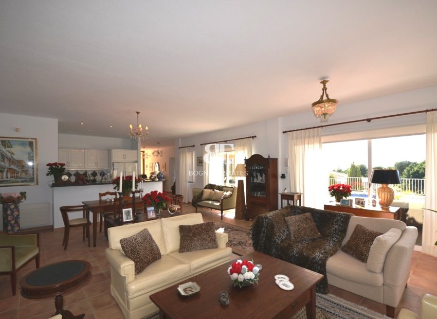 Resale - Villa -
Altea