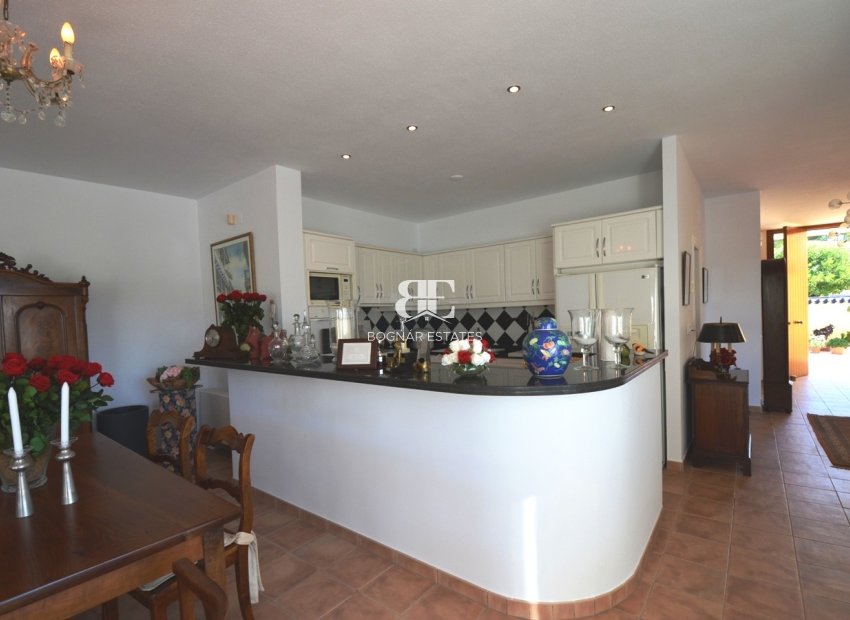 Resale - Villa -
Altea