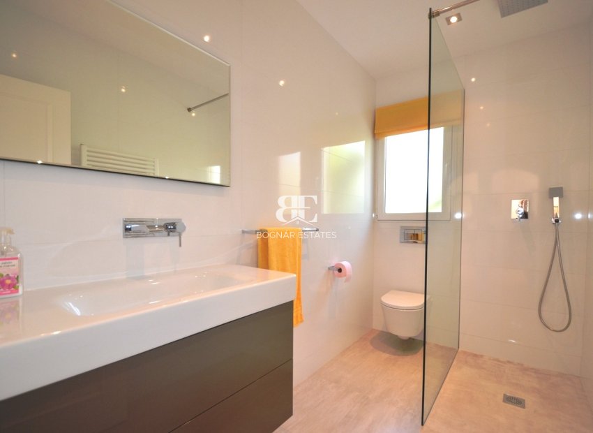 Resale - Villa -
Altea