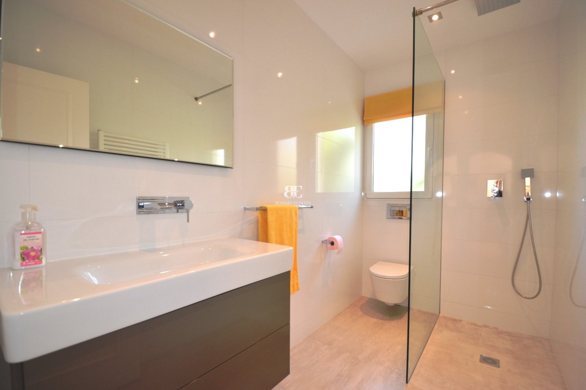 Resale - Villa -
Altea
