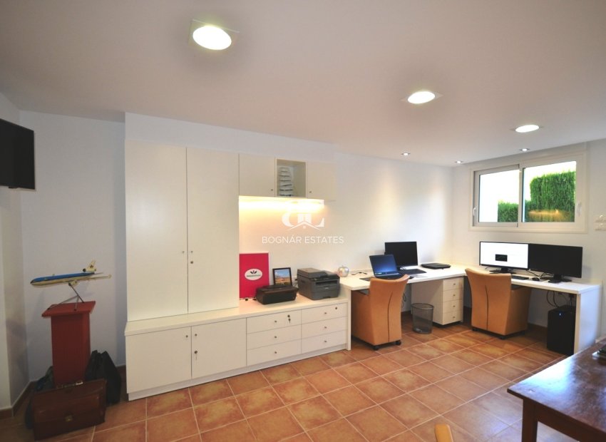 Resale - Villa -
Altea