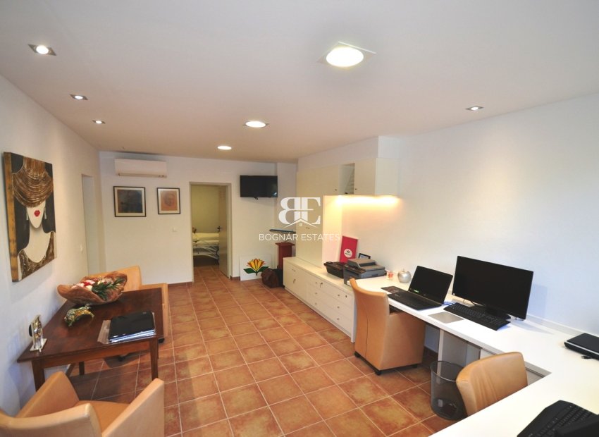 Resale - Villa -
Altea