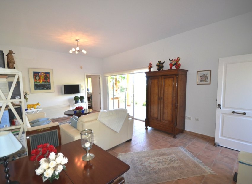 Resale - Villa -
Altea