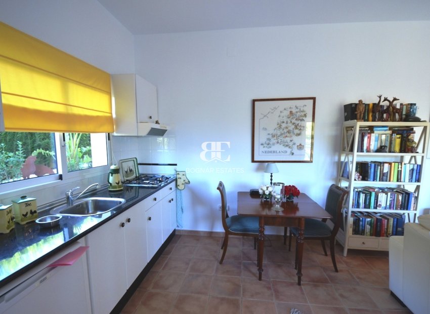 Resale - Villa -
Altea