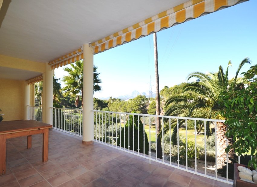 Resale - Villa -
Altea