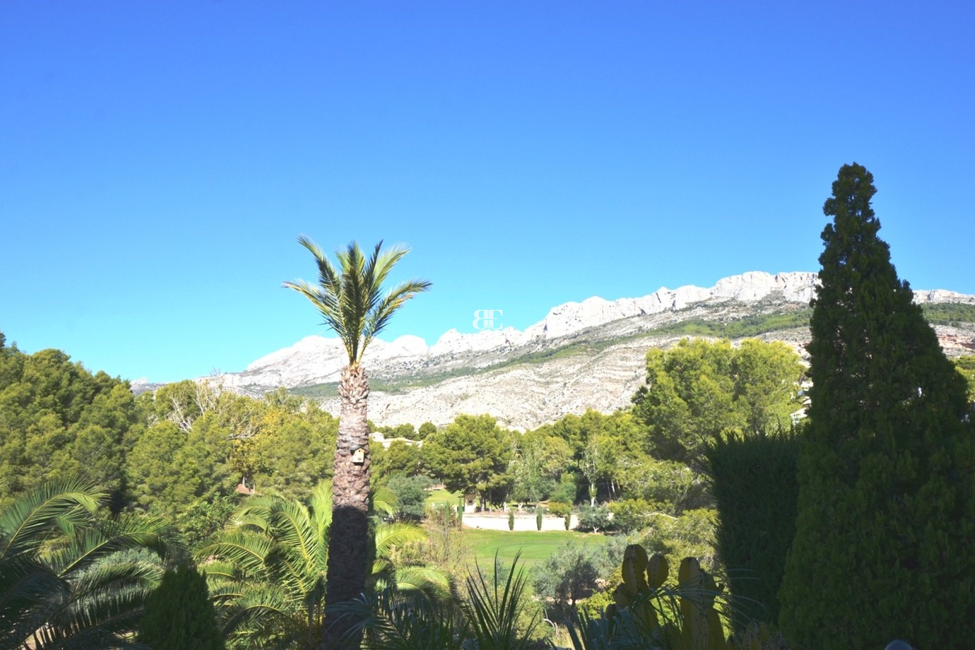 Resale - Villa -
Altea