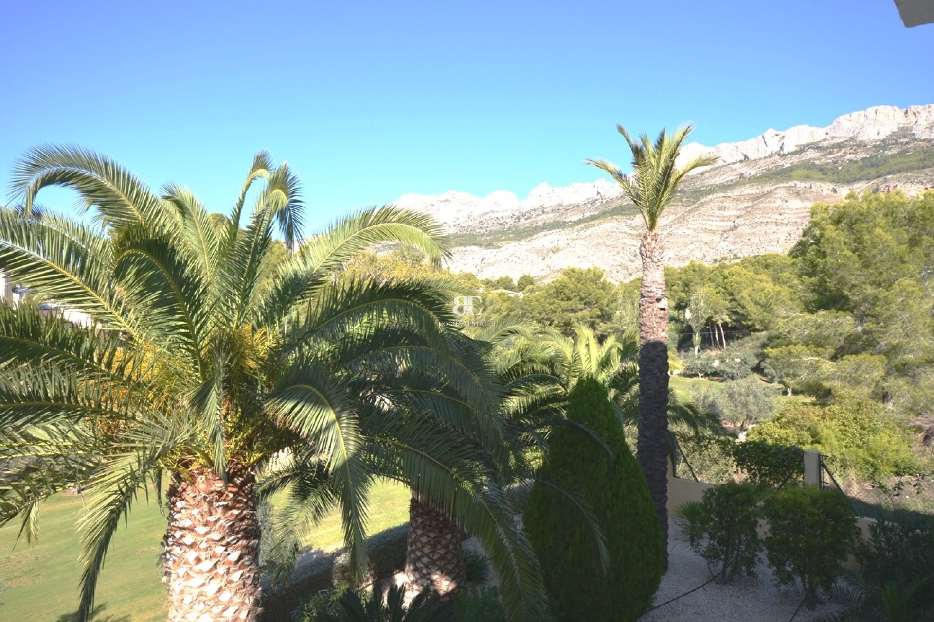 Resale - Villa -
Altea