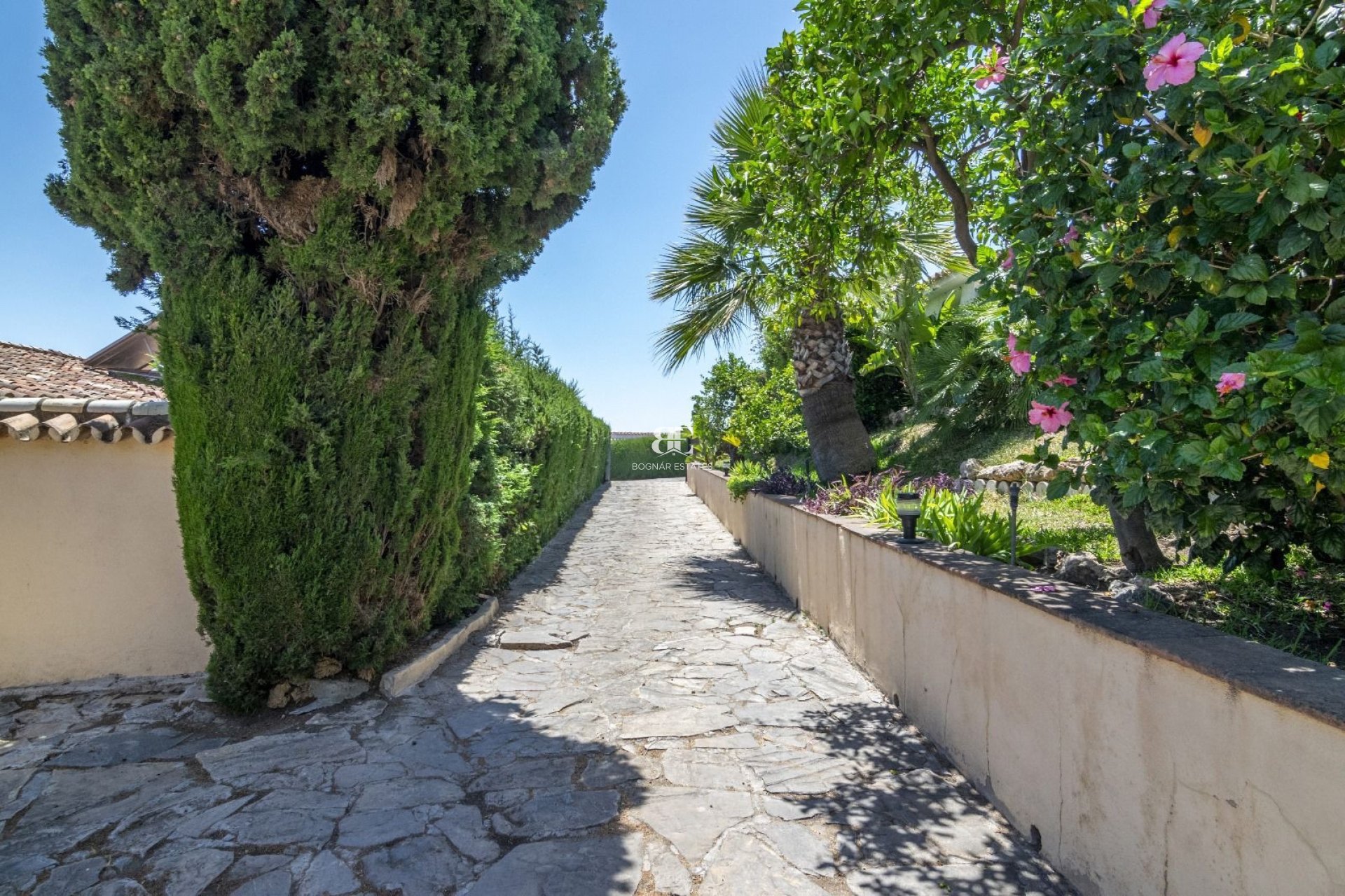 Resale - Villa -
Benahavis - La Quinta