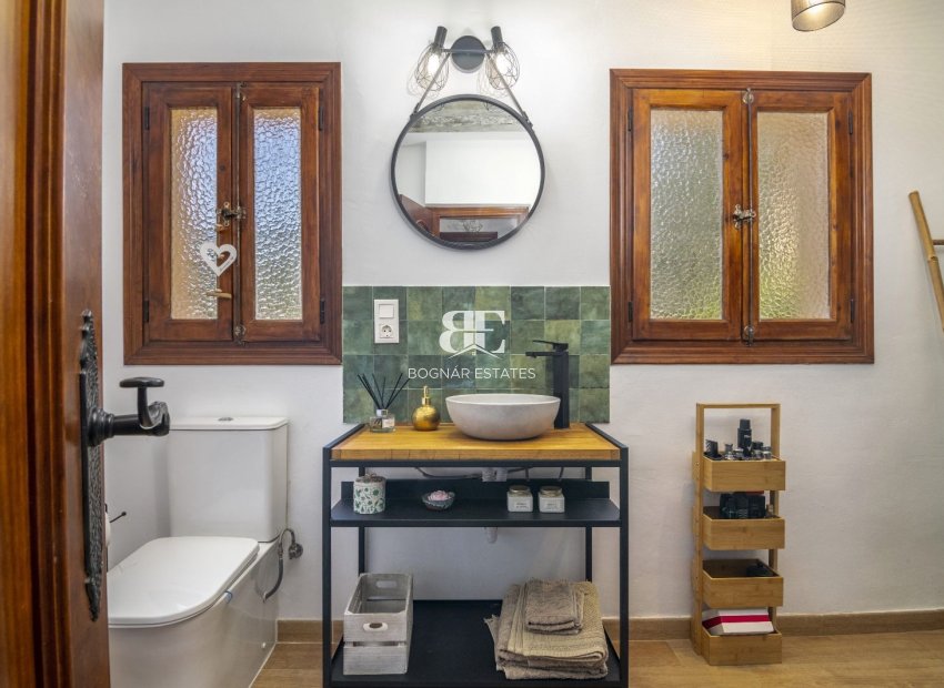 Resale - Villa -
Benahavis - La Quinta