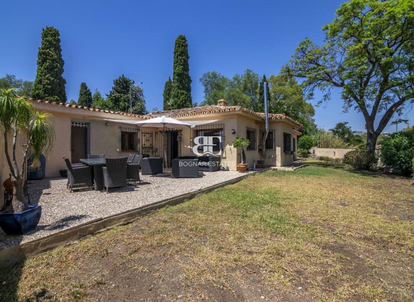 Resale - Villa -
Benahavis - La Quinta