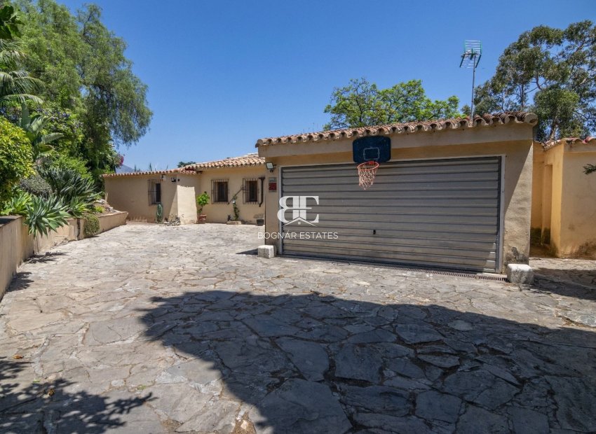 Resale - Villa -
Benahavis - La Quinta