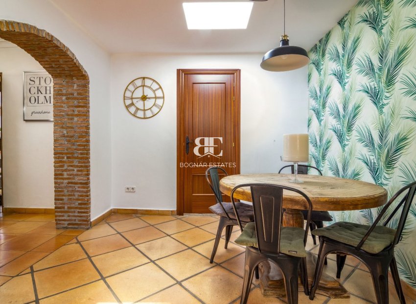 Resale - Villa -
Benahavis - La Quinta