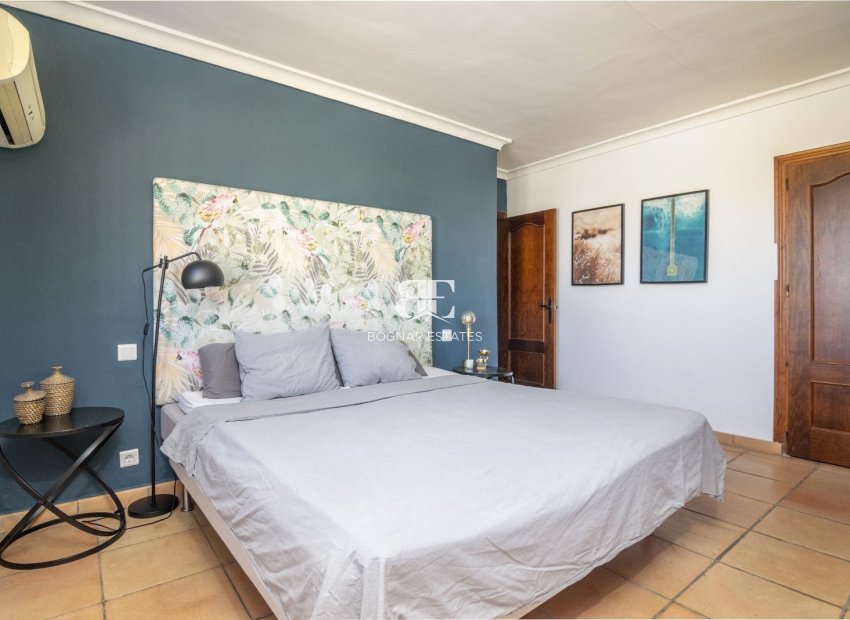 Resale - Villa -
Benahavis - La Quinta