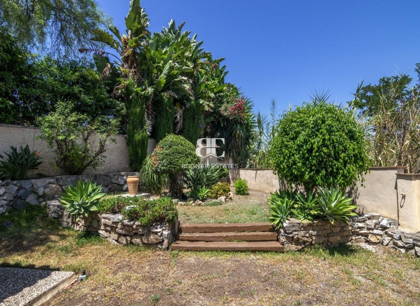 Resale - Villa -
Benahavis - La Quinta