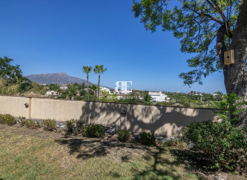 Resale - Villa -
Benahavis - La Quinta