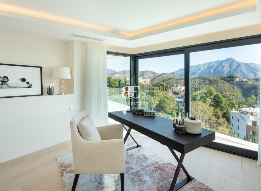 Resale - Villa -
Benahavis - La Quinta
