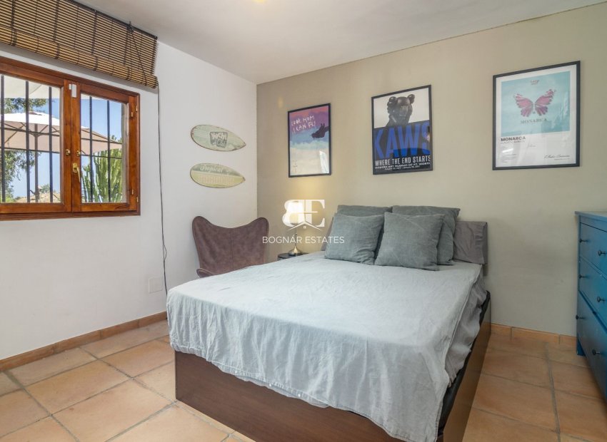 Resale - Villa -
Benahavis - La Quinta