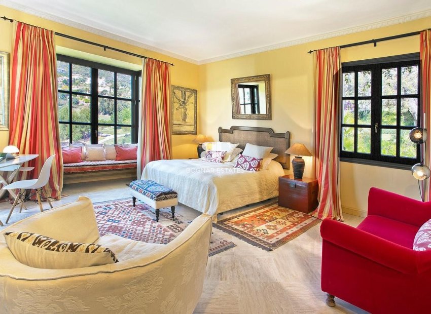 Resale - Villa -
Benahavis