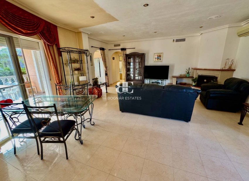 Resale - Villa -
Benferri