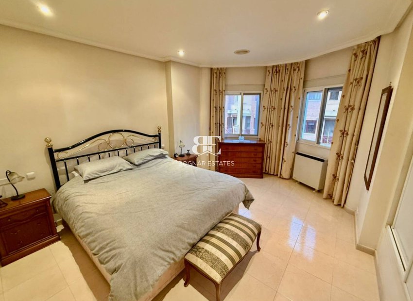 Resale - Villa -
Benferri