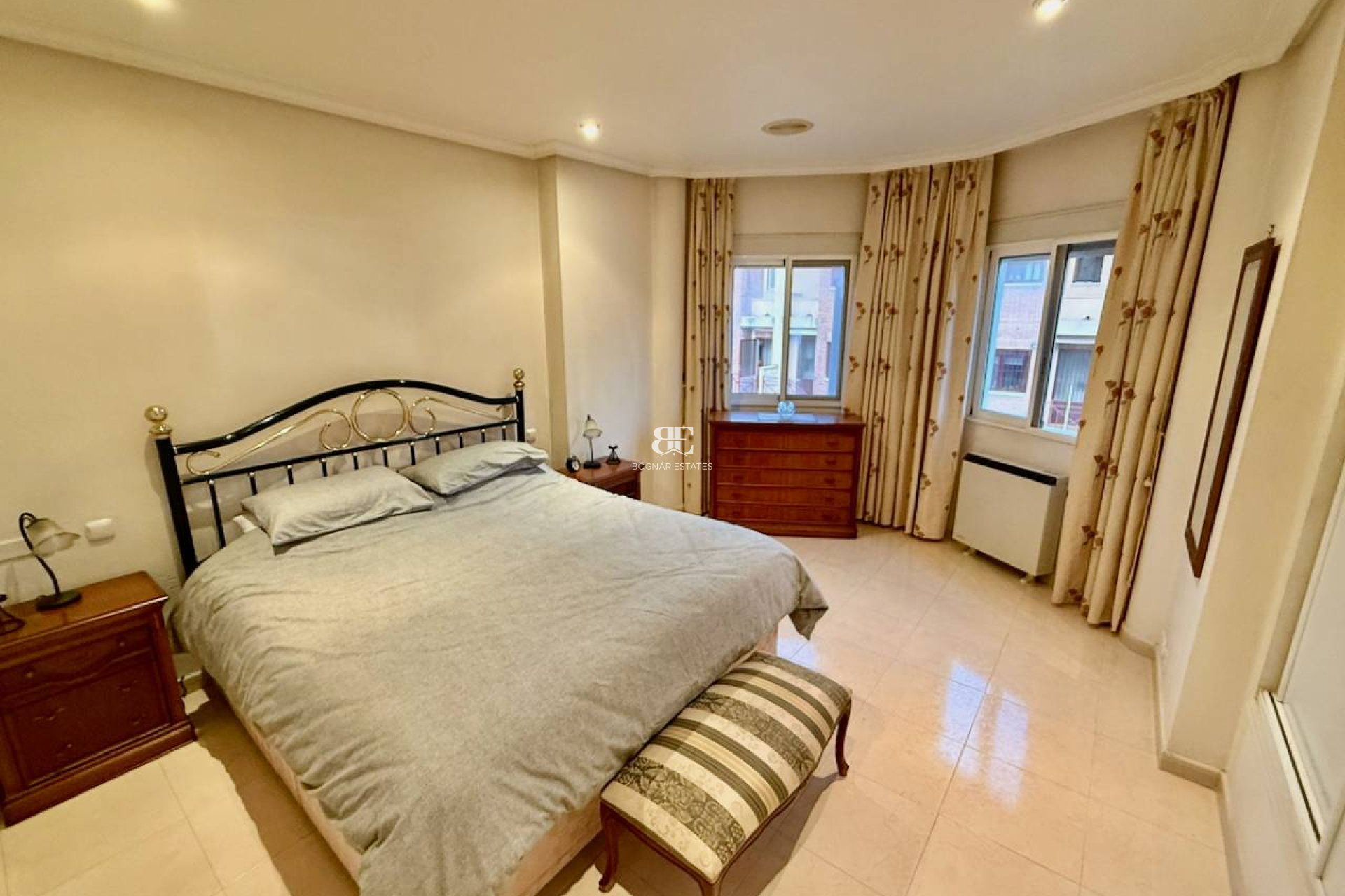 Resale - Villa -
Benferri